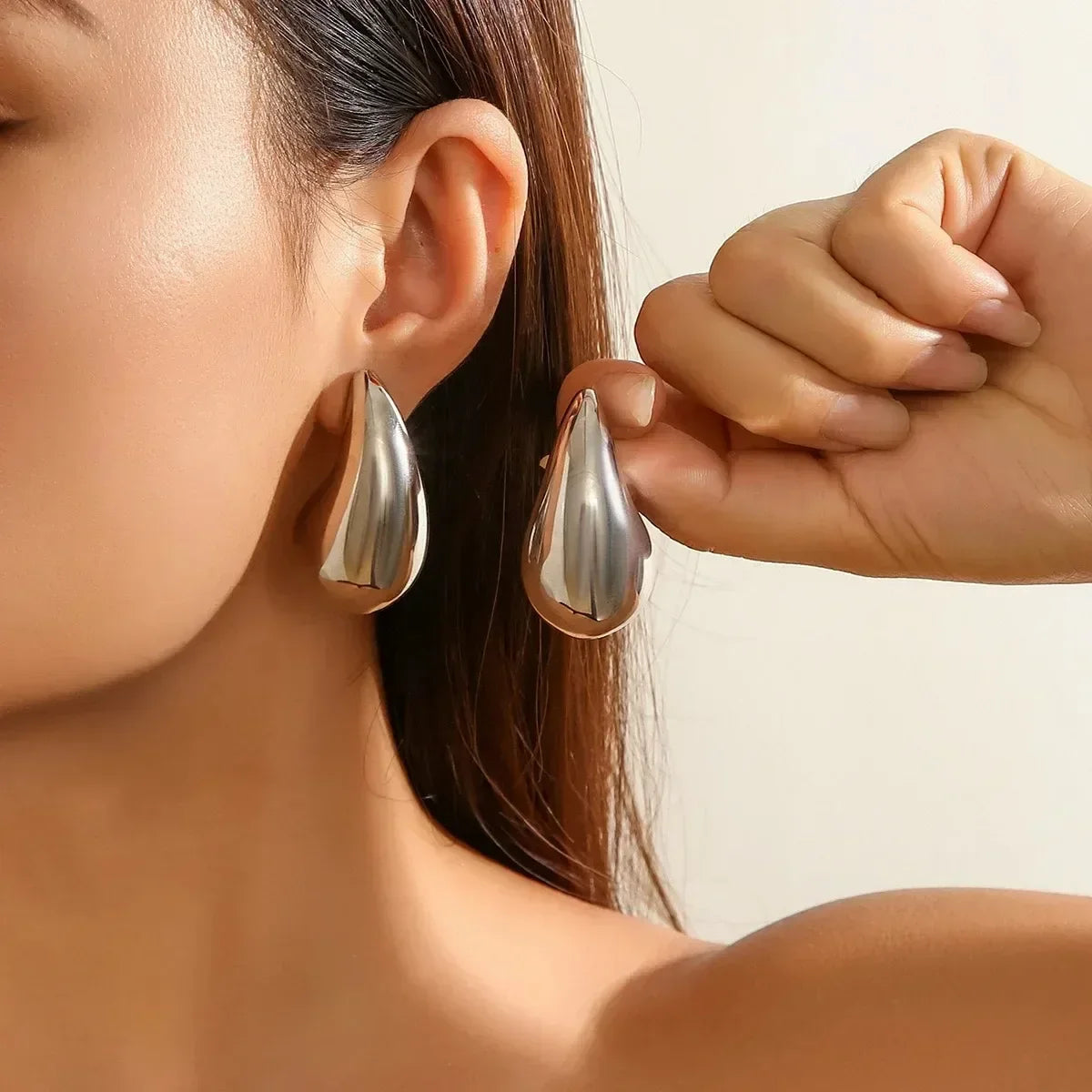 Mary Teardrop Earrings